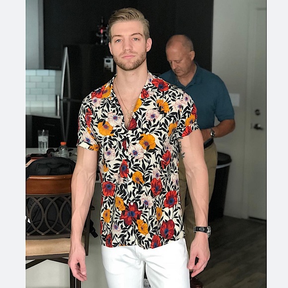 Zara “famous” floral relaxed-fit button down - Picture 2 of 16